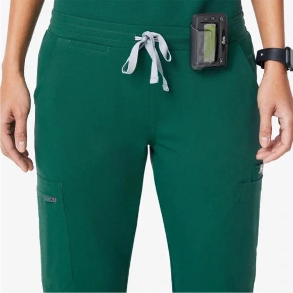 Fig pants hunter green size XS/tall yola style lots of pockets nurse pants - Picture 14 of 14